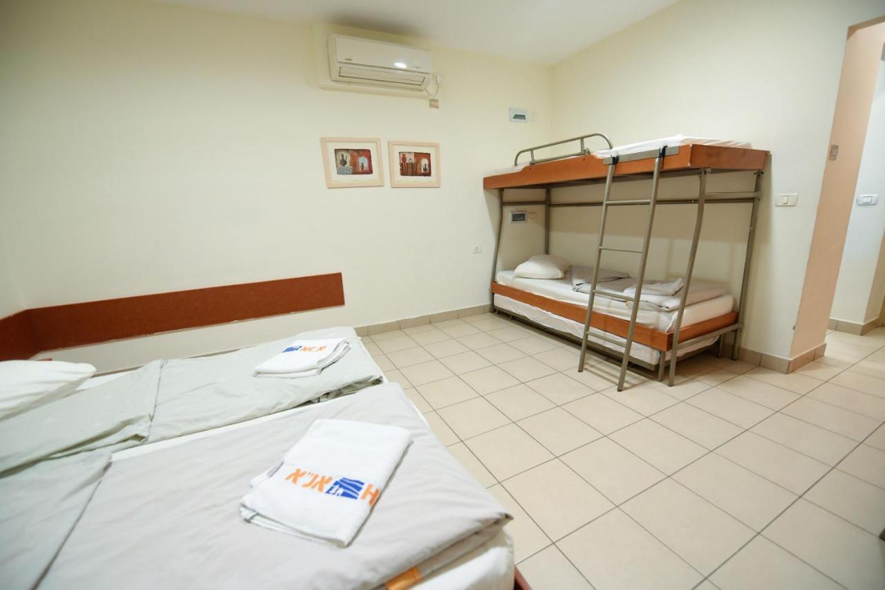 Hi - Arad Hostel Esterno foto